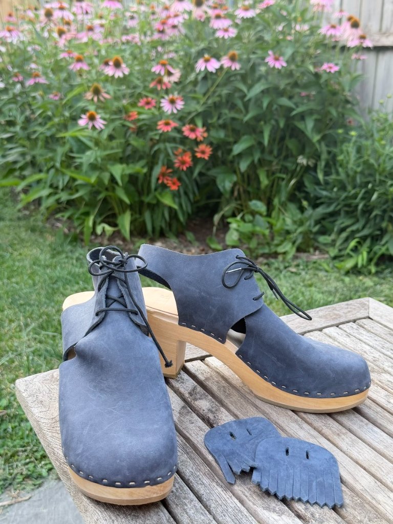 Bryr Sofie Closed Toes Clog Sz 9 Blue/Slate/Black - With Kilt